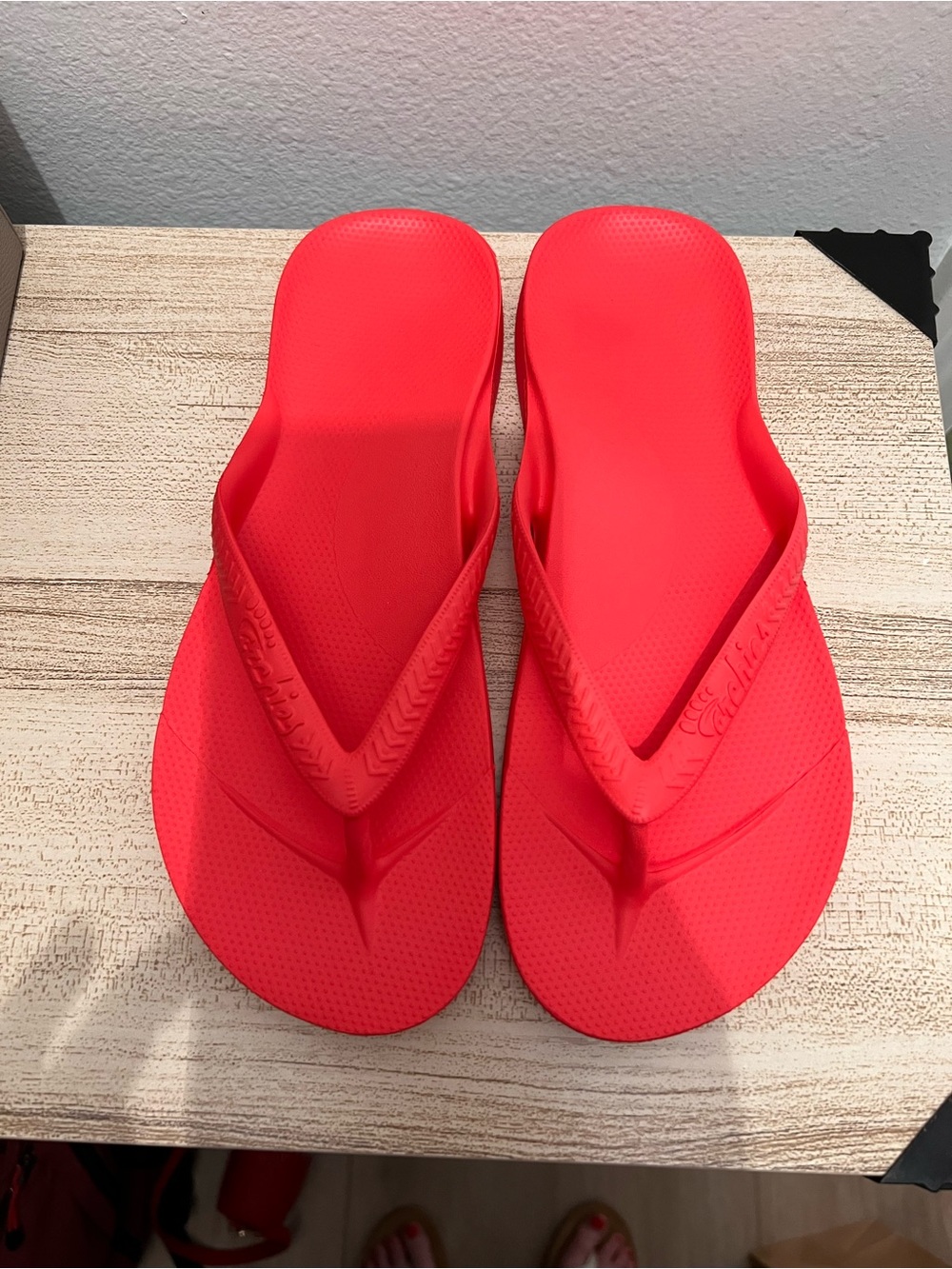 Archie’s Arch Support Flip Flops - Picture 3 of 6